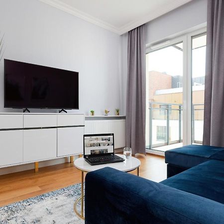 Apartament Dom Przy Okrzei By Renters Prestige ワルシャワ エクステリア 写真