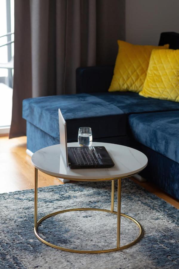 Apartament Dom Przy Okrzei By Renters Prestige ワルシャワ エクステリア 写真