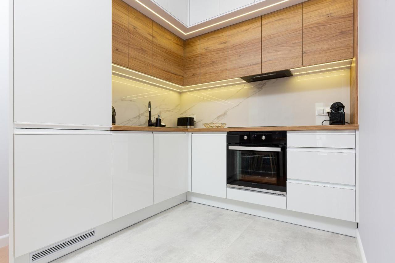 Apartament Dom Przy Okrzei By Renters Prestige ワルシャワ エクステリア 写真