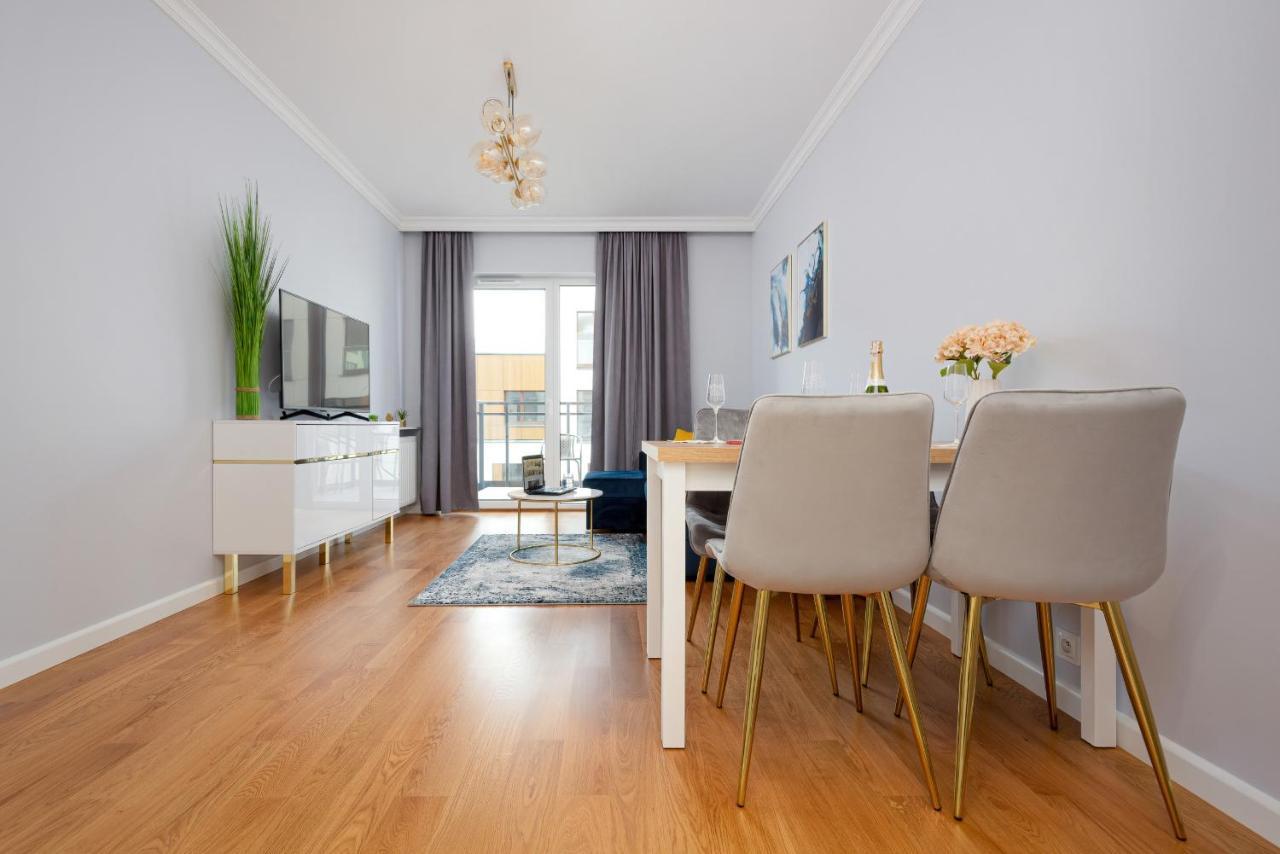 Apartament Dom Przy Okrzei By Renters Prestige ワルシャワ エクステリア 写真