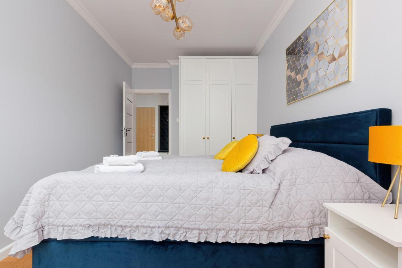 Apartament Dom Przy Okrzei By Renters Prestige ワルシャワ エクステリア 写真