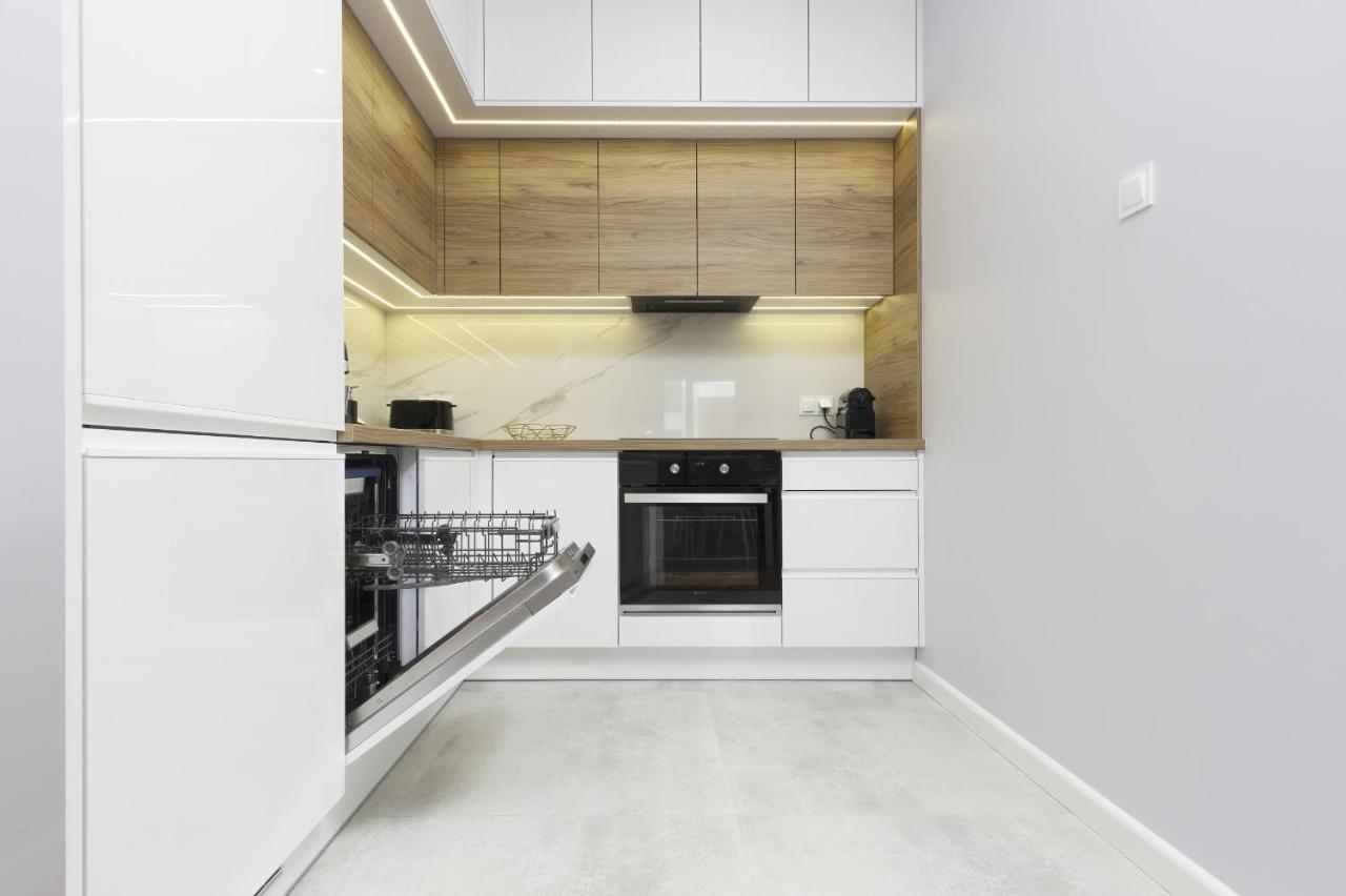 Apartament Dom Przy Okrzei By Renters Prestige ワルシャワ エクステリア 写真