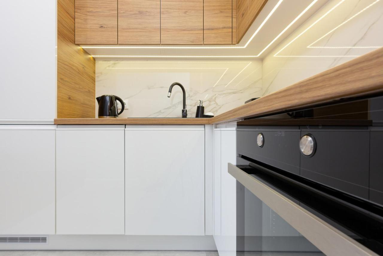 Apartament Dom Przy Okrzei By Renters Prestige ワルシャワ エクステリア 写真