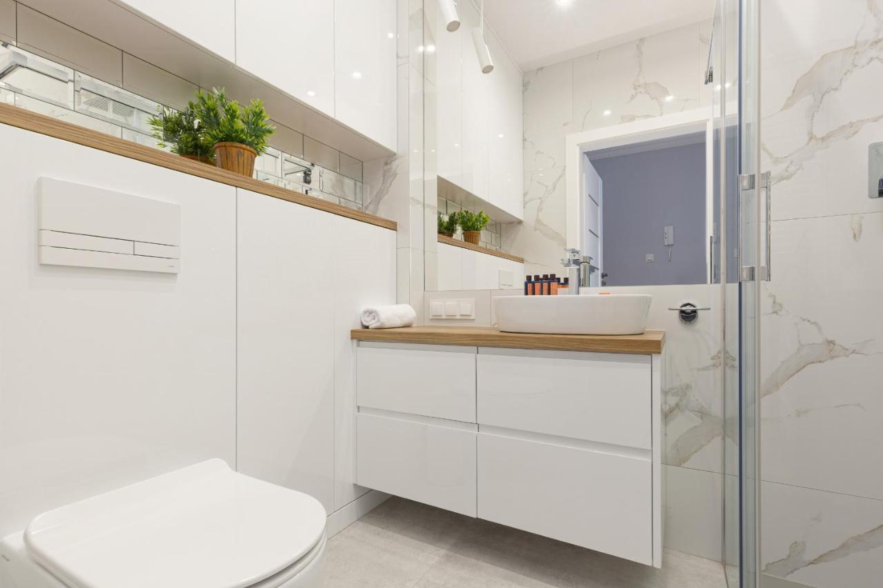Apartament Dom Przy Okrzei By Renters Prestige ワルシャワ エクステリア 写真